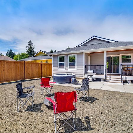 Вилла Charming Westport Abode With Hot Tub, Deck And Yard! Экстерьер фото