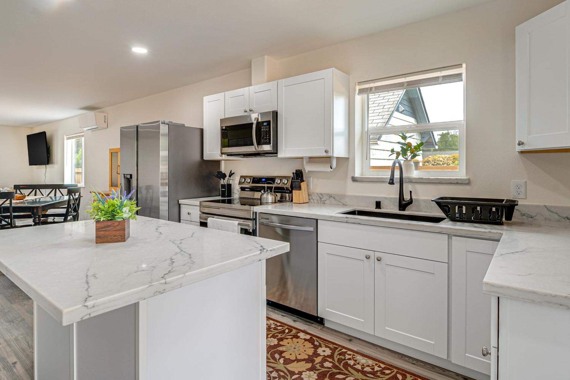 Вилла Charming Westport Abode With Hot Tub, Deck And Yard! Экстерьер фото