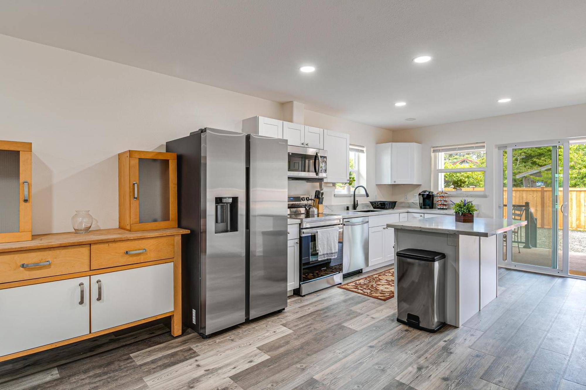 Вилла Charming Westport Abode With Hot Tub, Deck And Yard! Экстерьер фото