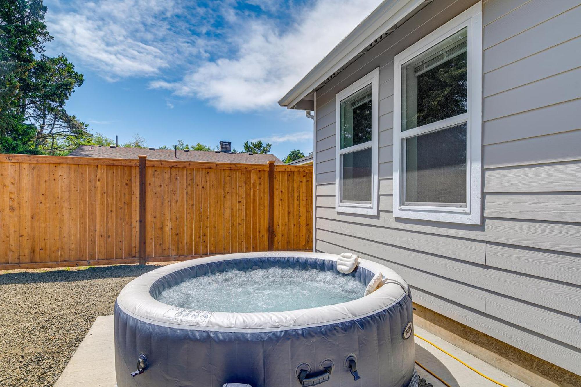 Вилла Charming Westport Abode With Hot Tub, Deck And Yard! Экстерьер фото