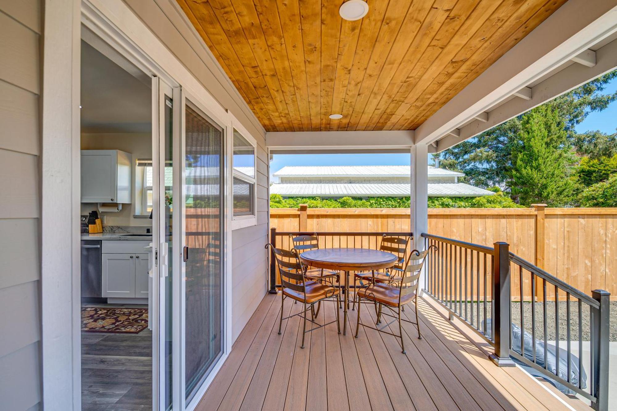 Вилла Charming Westport Abode With Hot Tub, Deck And Yard! Экстерьер фото